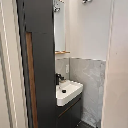 Modern 1-zimmer-studio Apartman